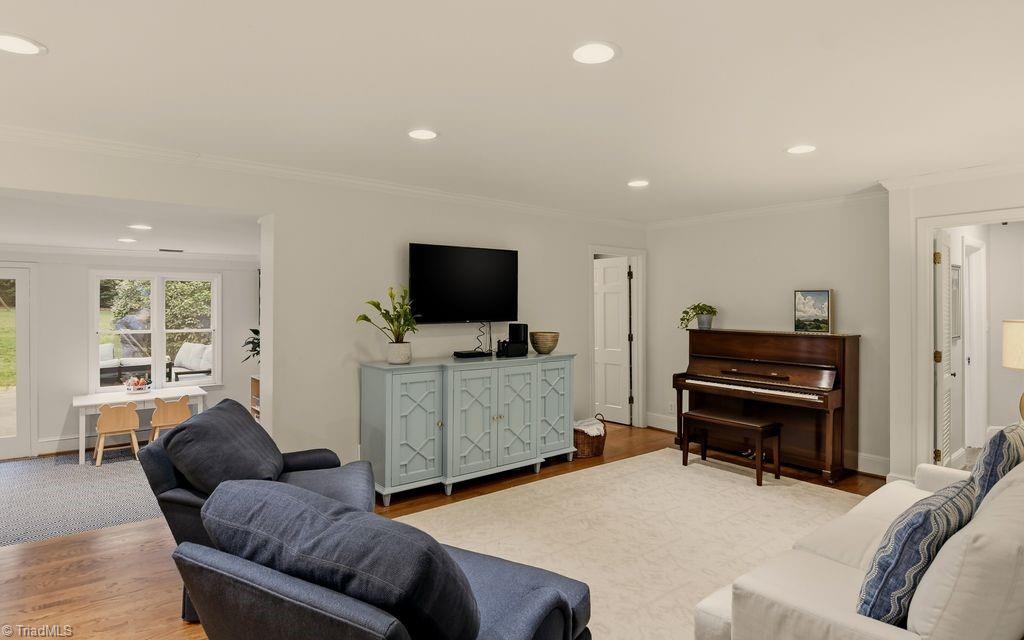 property viewer photo 12