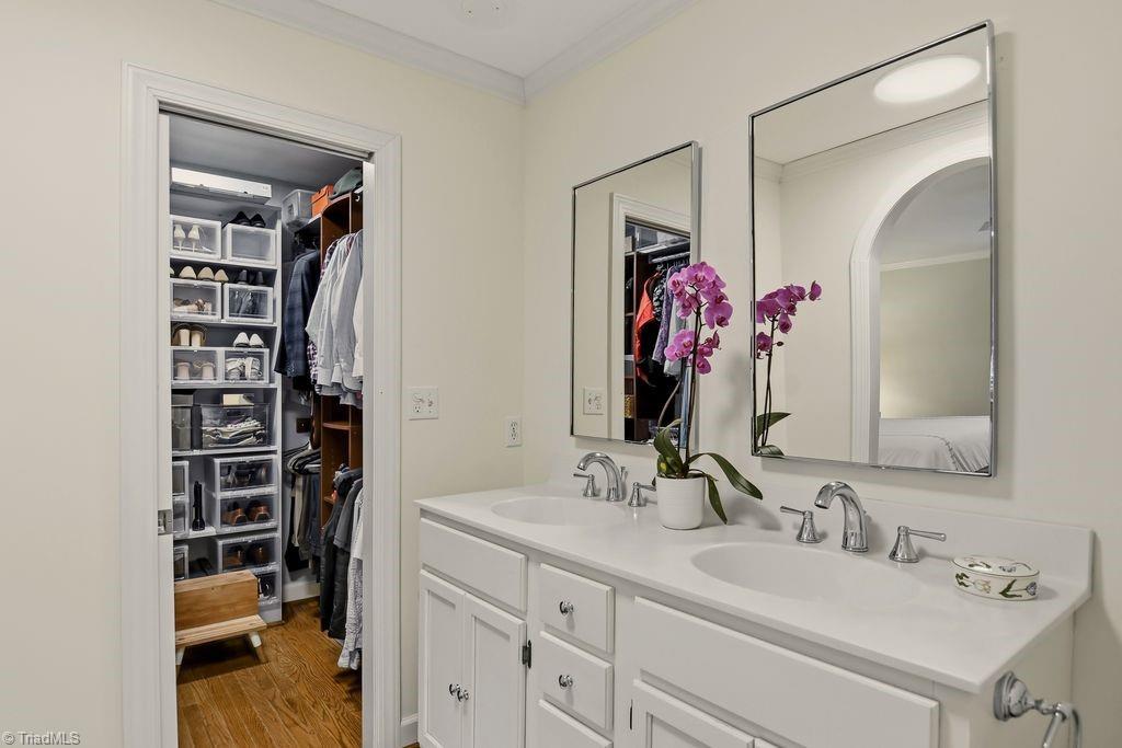 property viewer photo 17