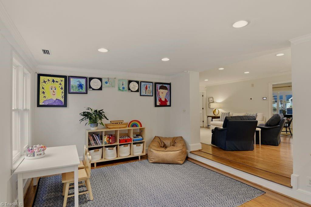 property viewer photo 19