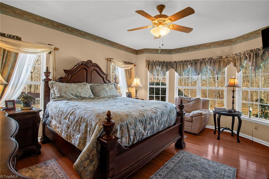 property viewer photo 15