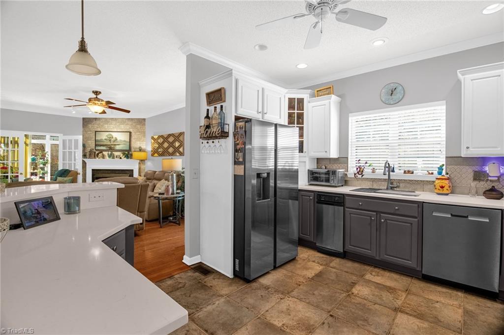 property viewer photo 2