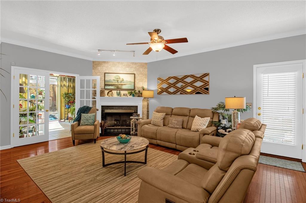 property viewer photo 7