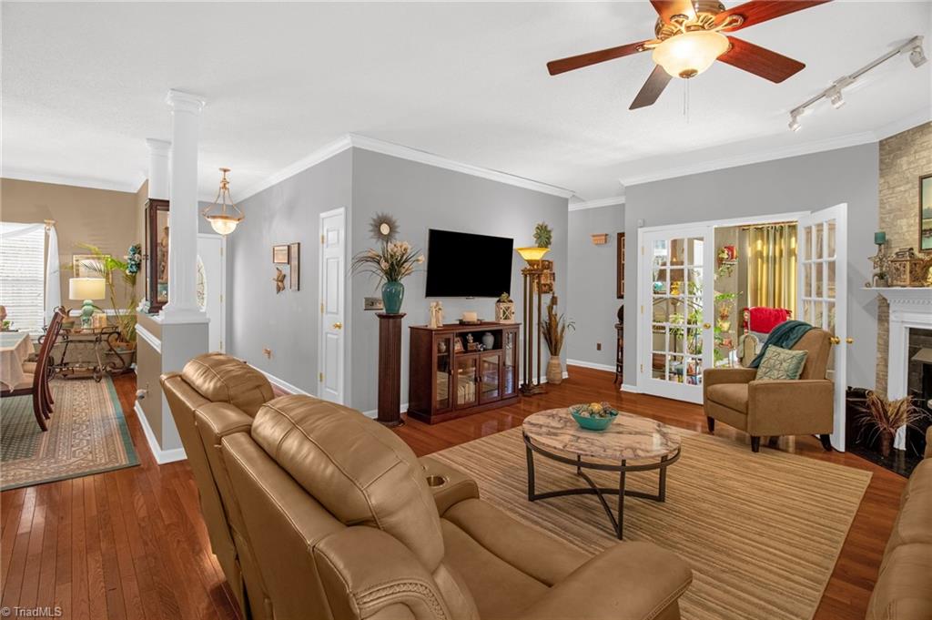 property viewer photo 8