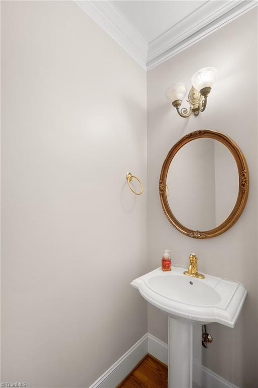 main property photo 32