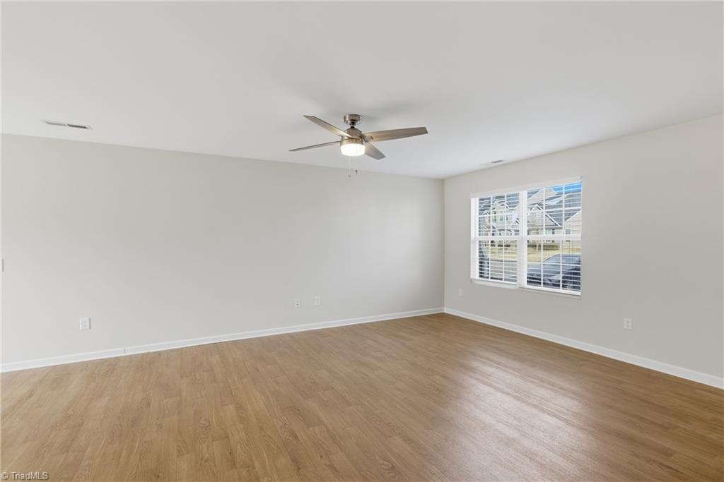 property viewer photo 4