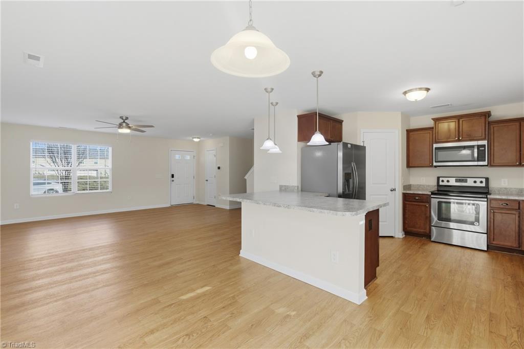 property viewer photo 7