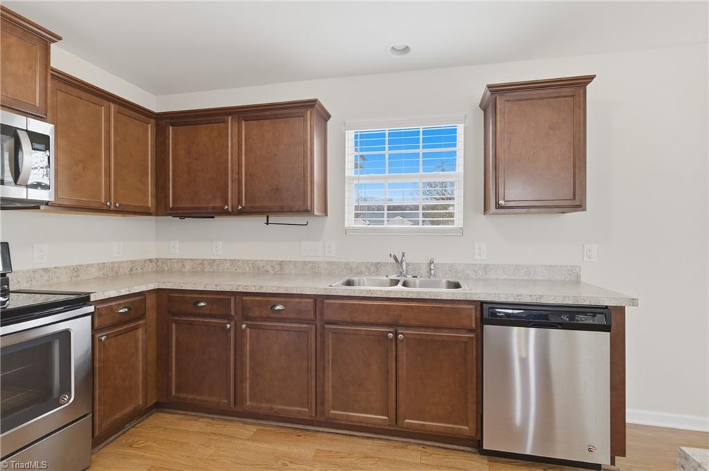 property viewer photo 9