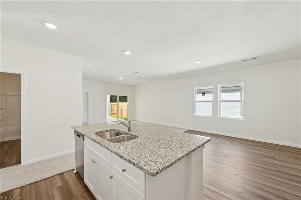 property viewer photo 1