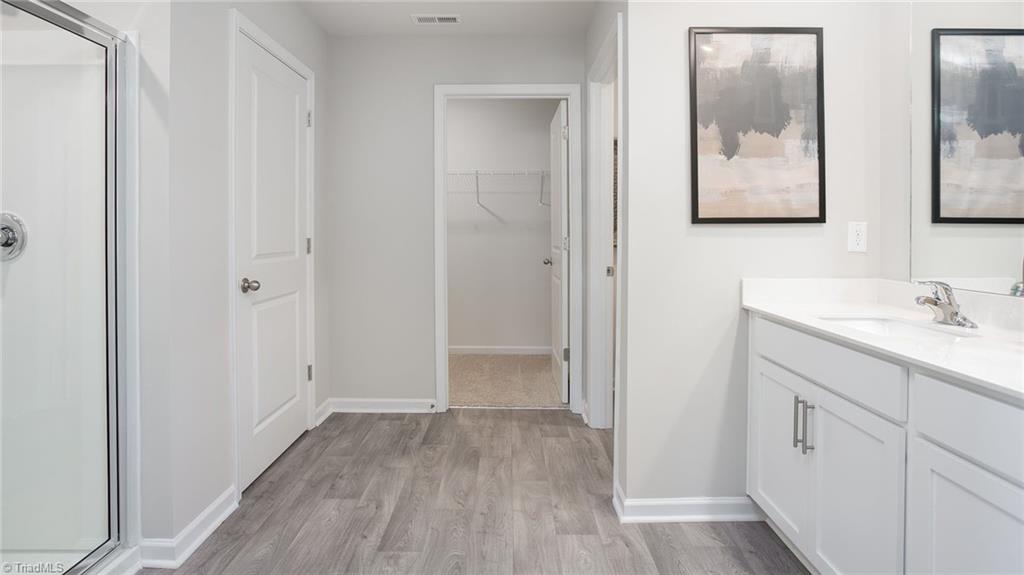 property viewer photo 15