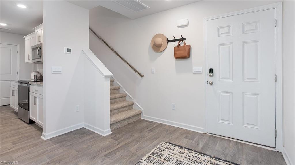 property viewer photo 2