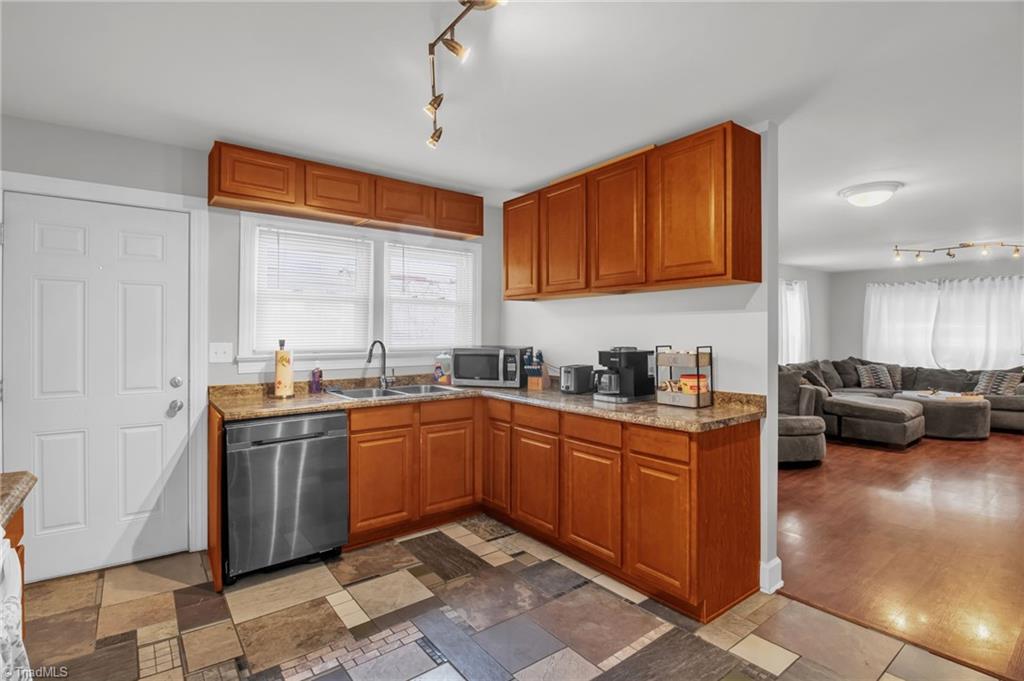 property viewer photo 10
