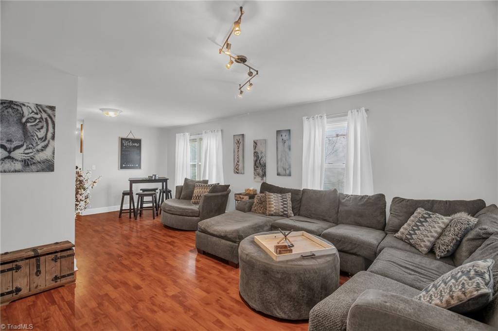 property viewer photo 5
