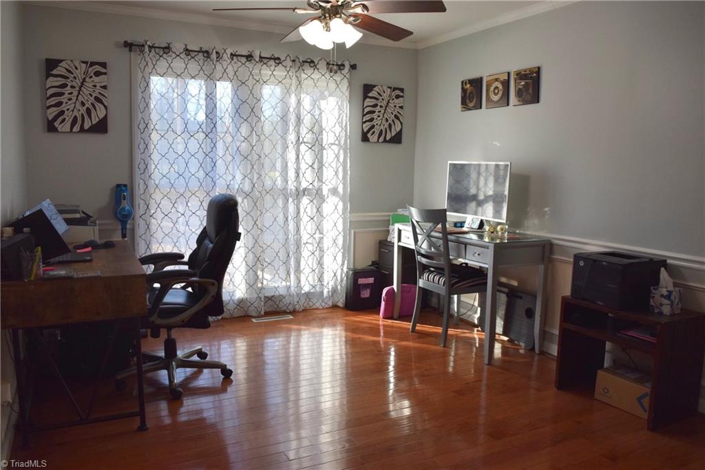 main property photo 8