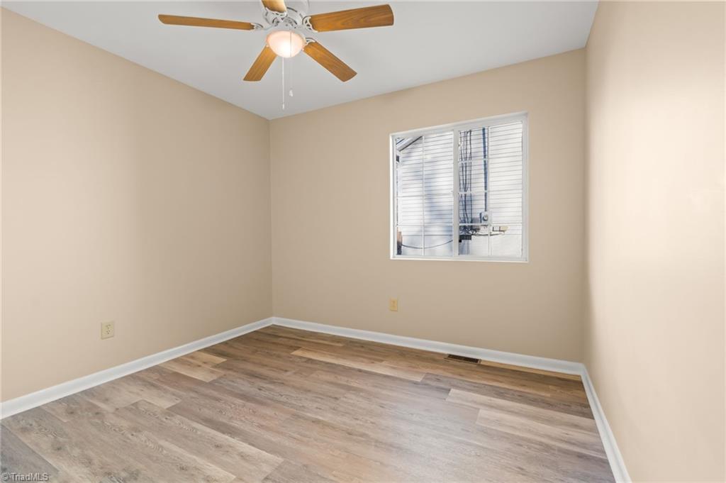 property viewer photo 25