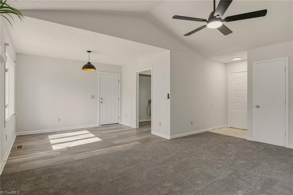 property viewer photo 4