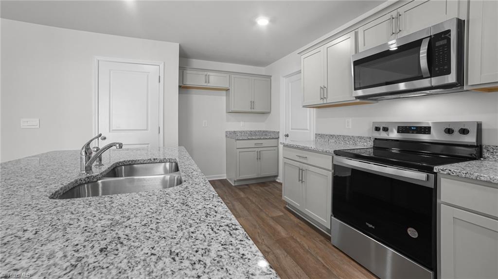 property viewer photo 9