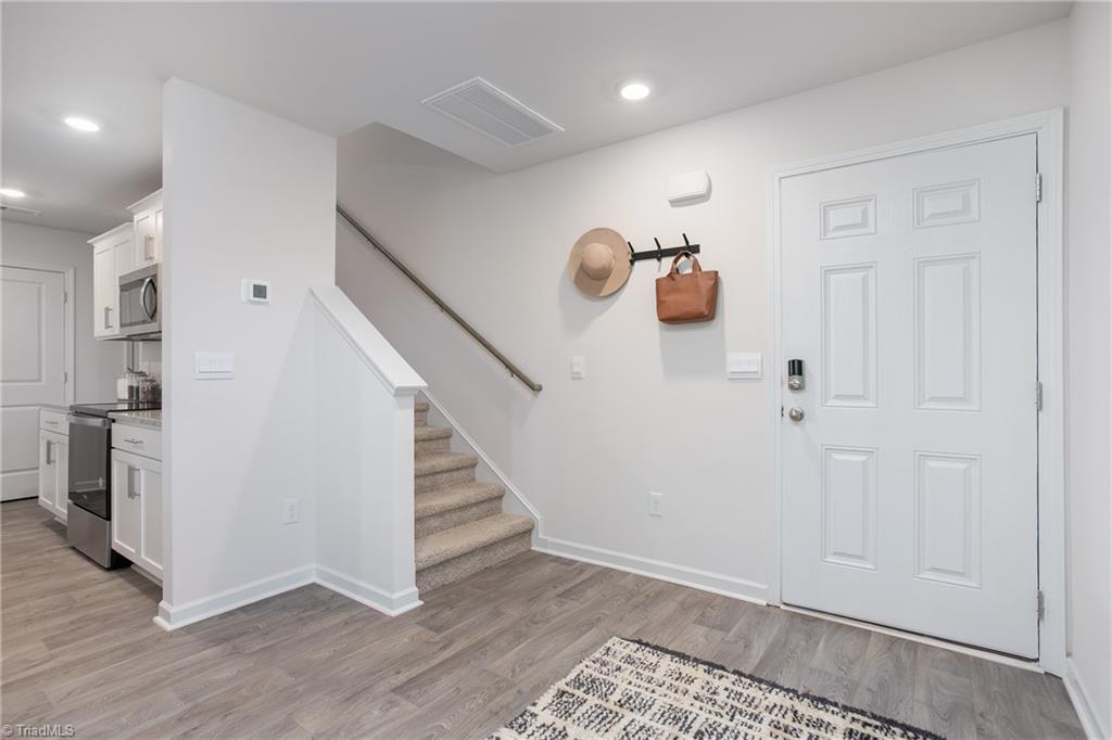 property viewer photo 2