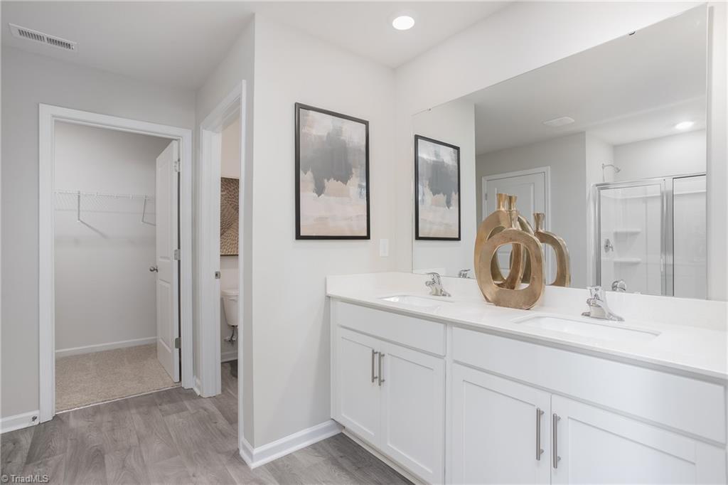 property viewer photo 20