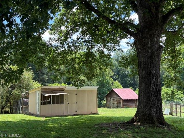 main property photo 30