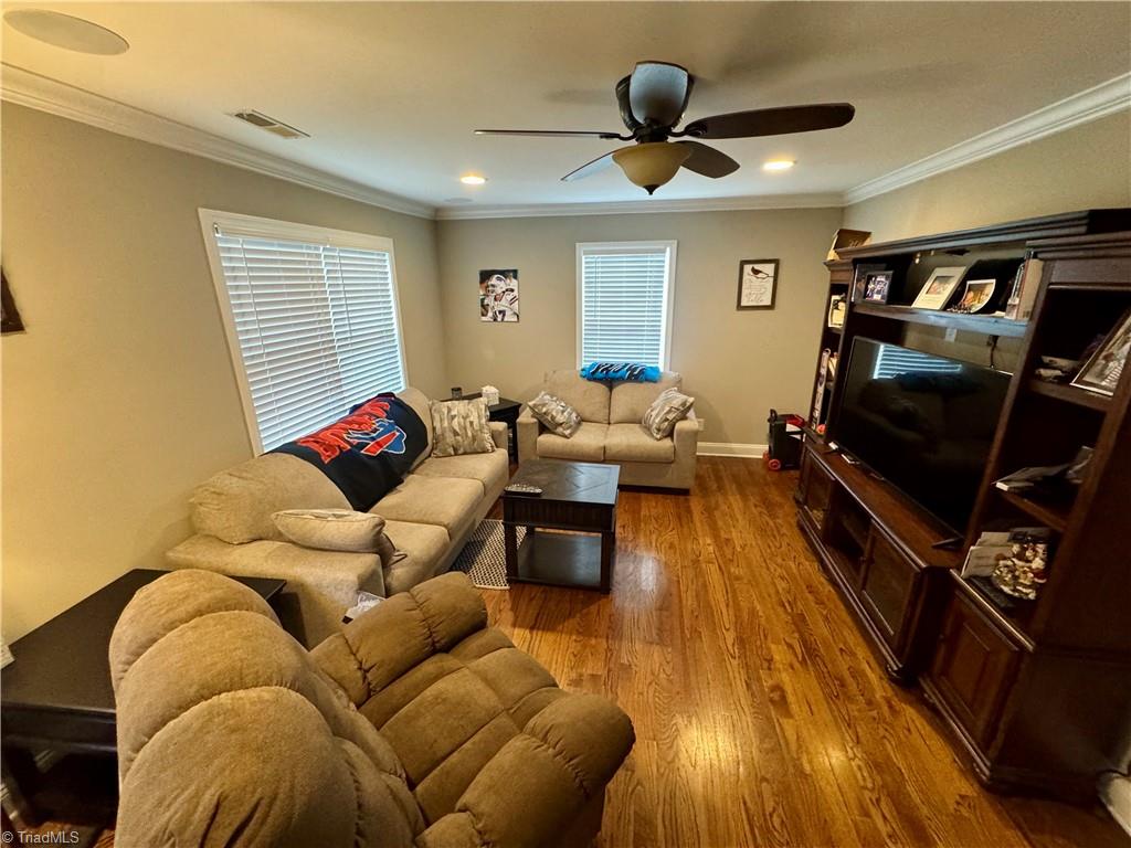 property viewer photo 2