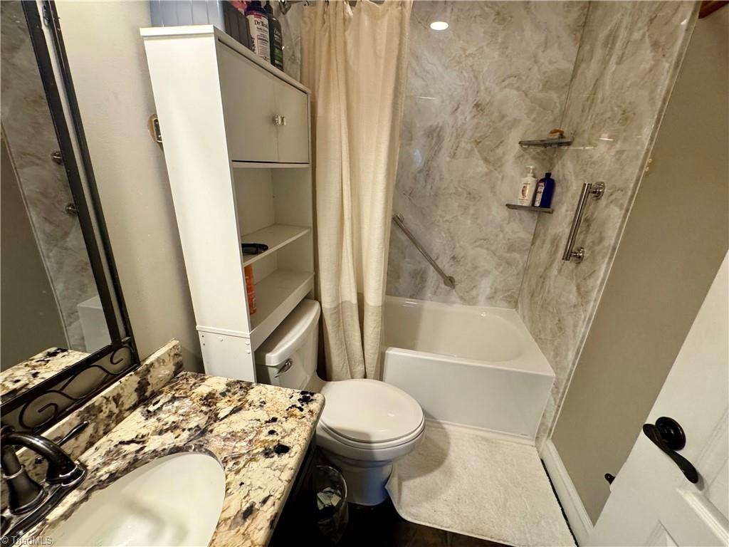 property viewer photo 3