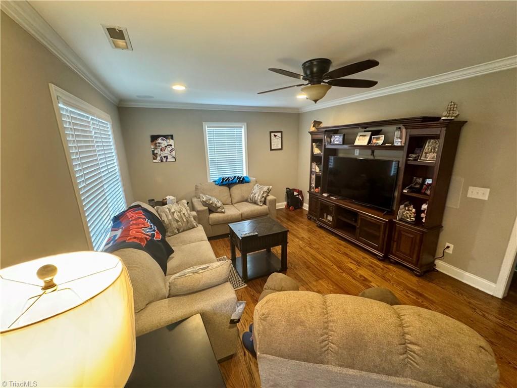 property viewer photo 7