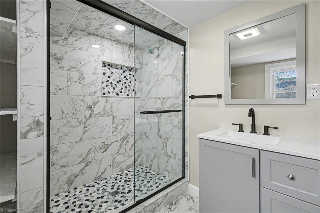 property viewer photo 19
