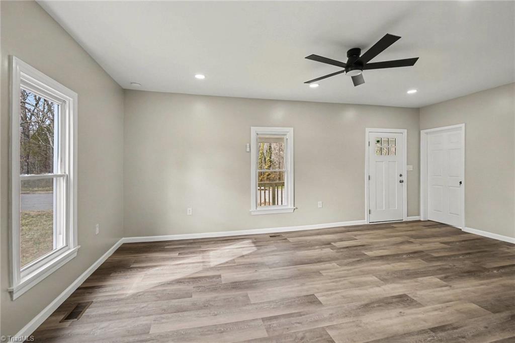 property viewer photo 6