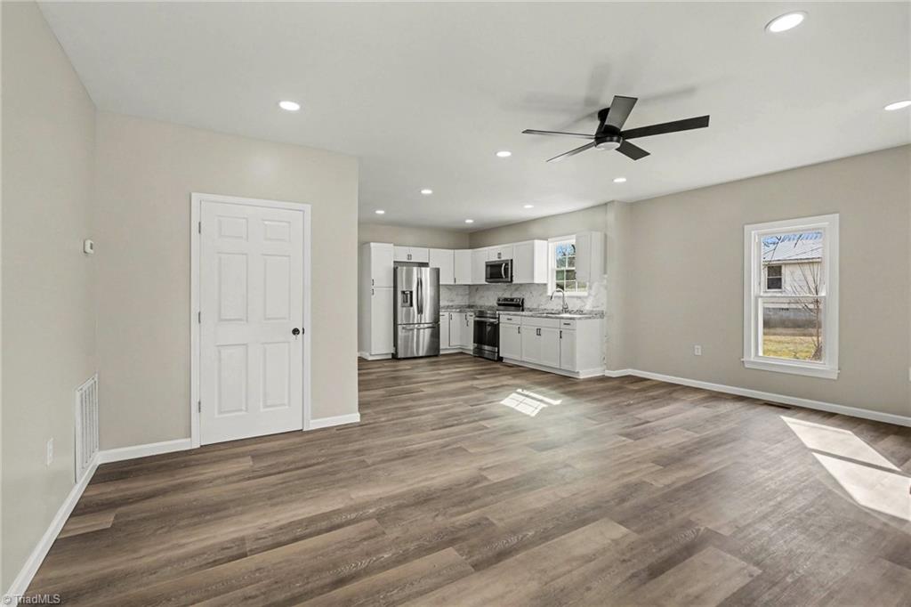 property viewer photo 7