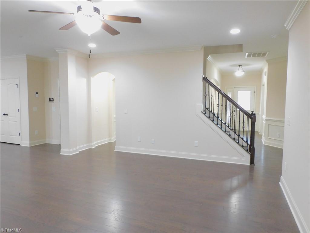 property viewer photo 2