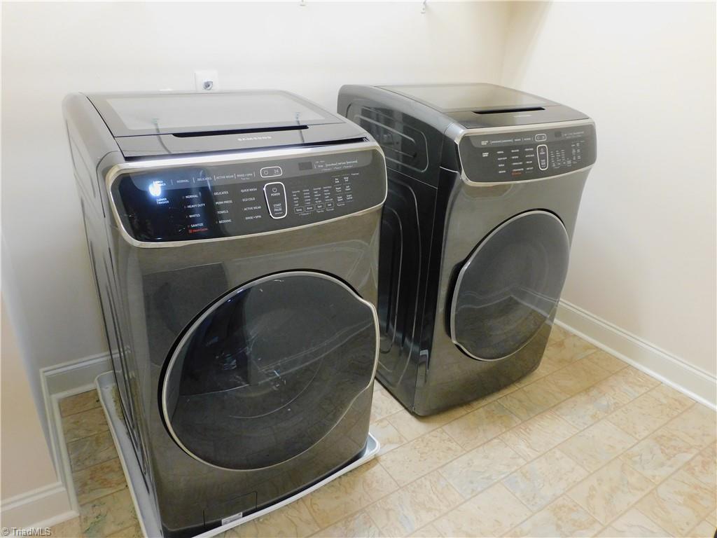 property viewer photo 30