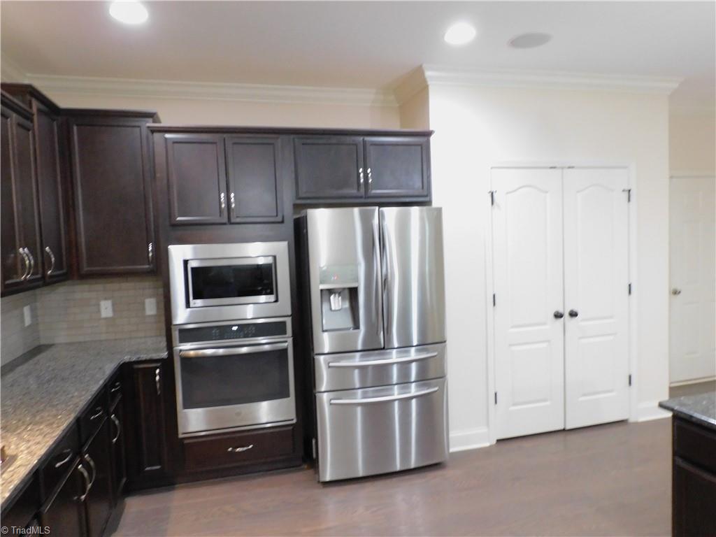 property viewer photo 7