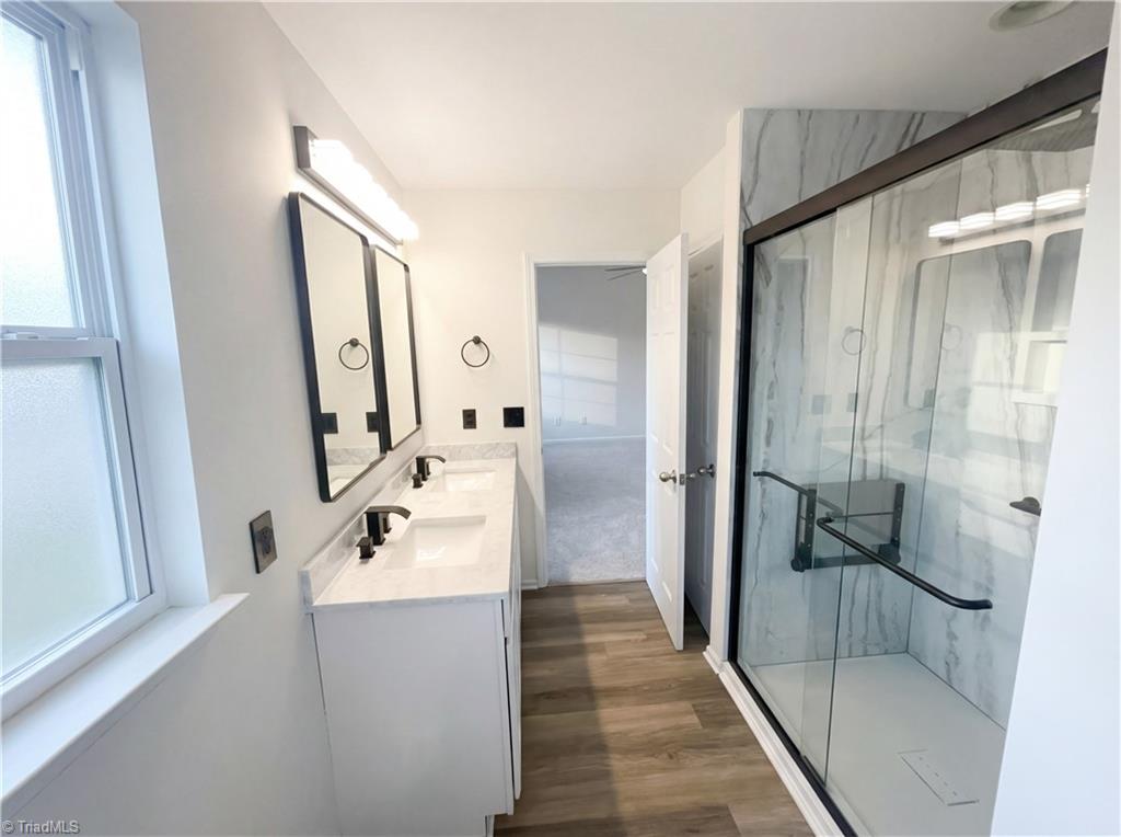 property viewer photo 22