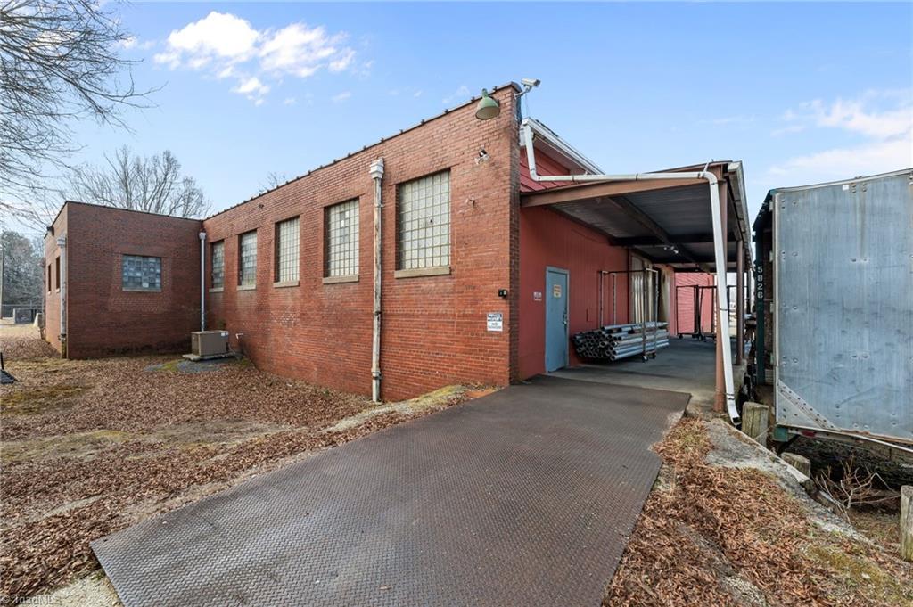 main property photo 45