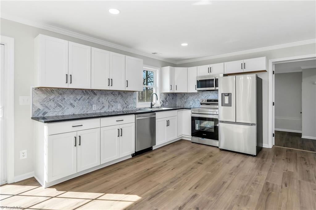 property viewer photo 13