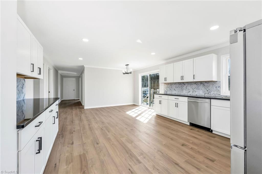 property viewer photo 16