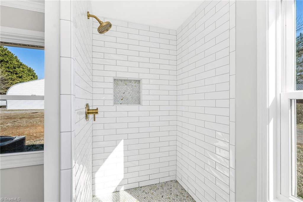 property viewer photo 25