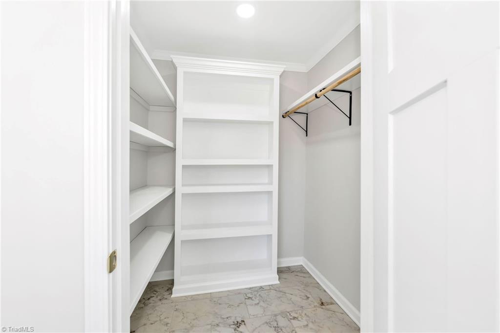 property viewer photo 26