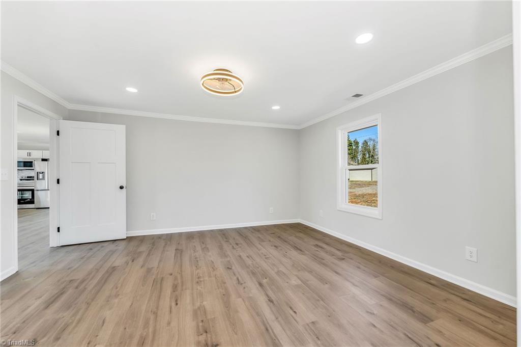 property viewer photo 27