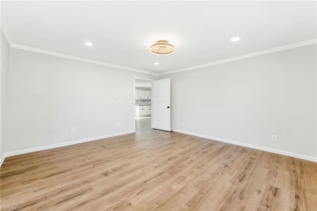 property viewer photo 28