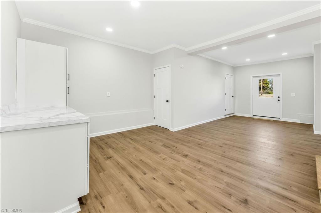 property viewer photo 35
