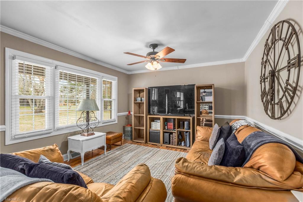 property viewer photo 5