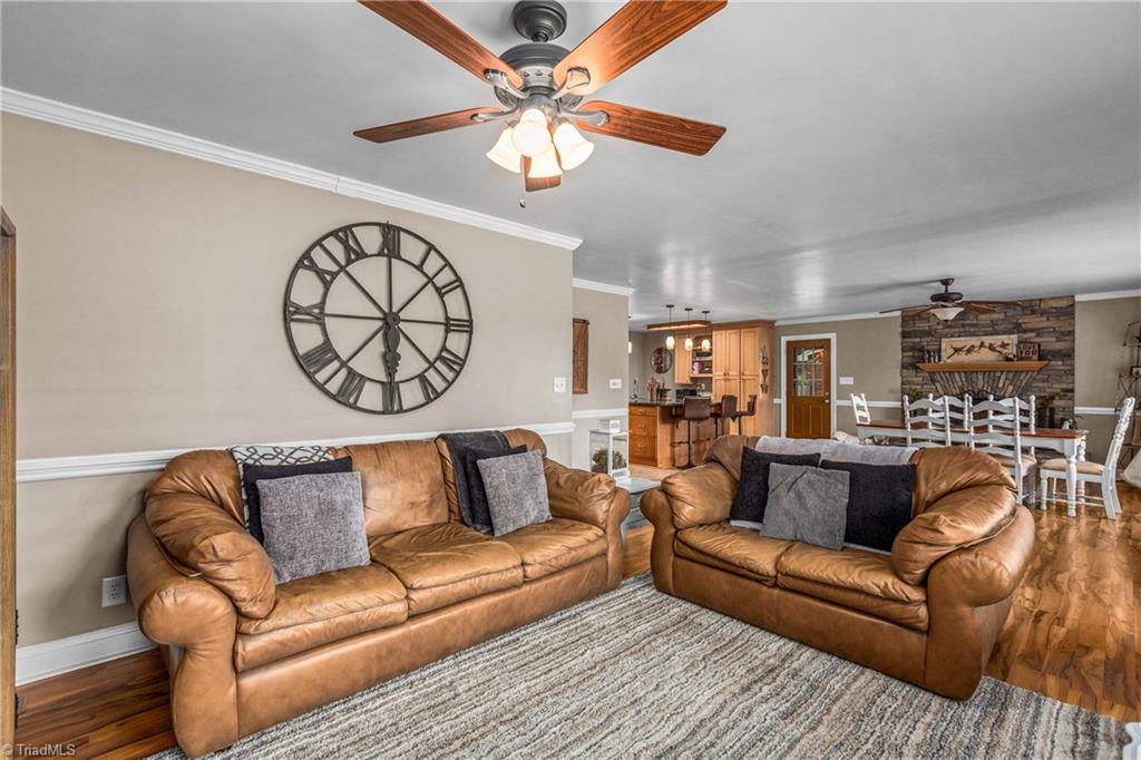 property viewer photo 7
