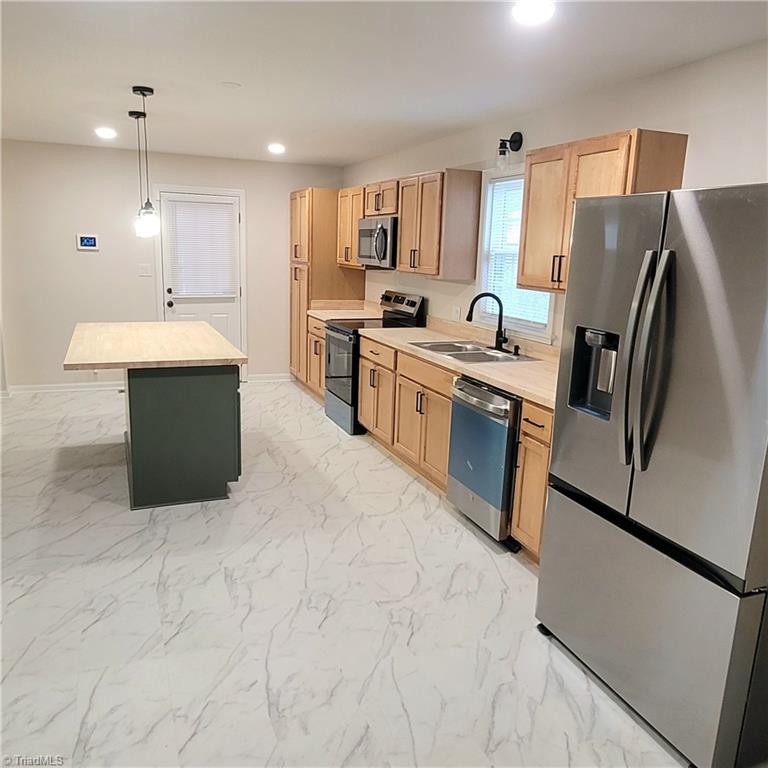 property viewer photo 3