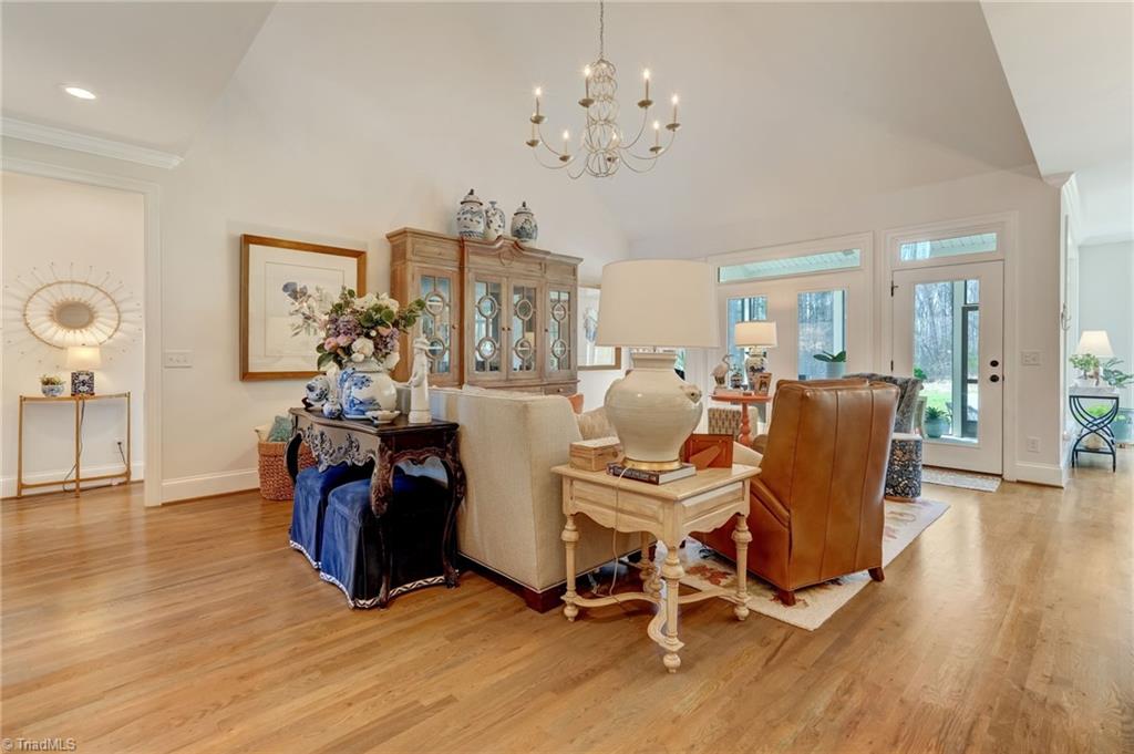 property viewer photo 13