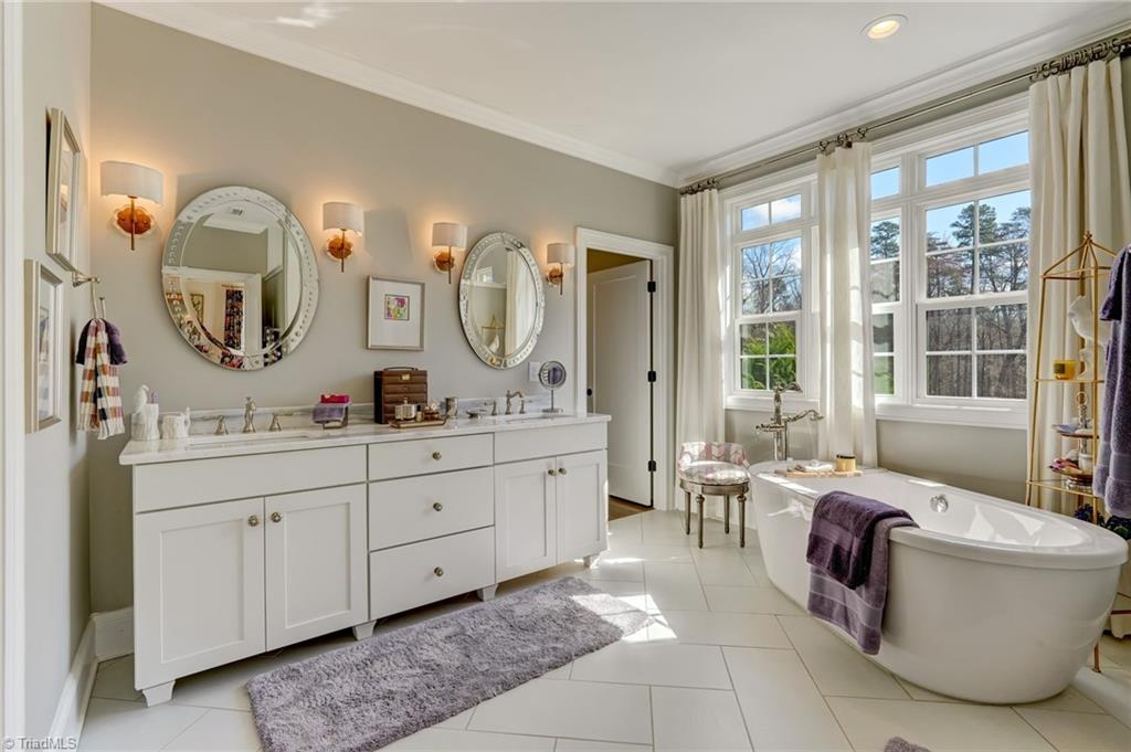 property viewer photo 25
