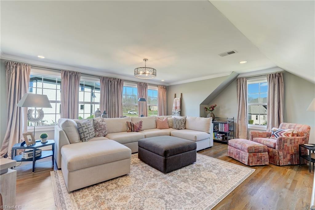 property viewer photo 32