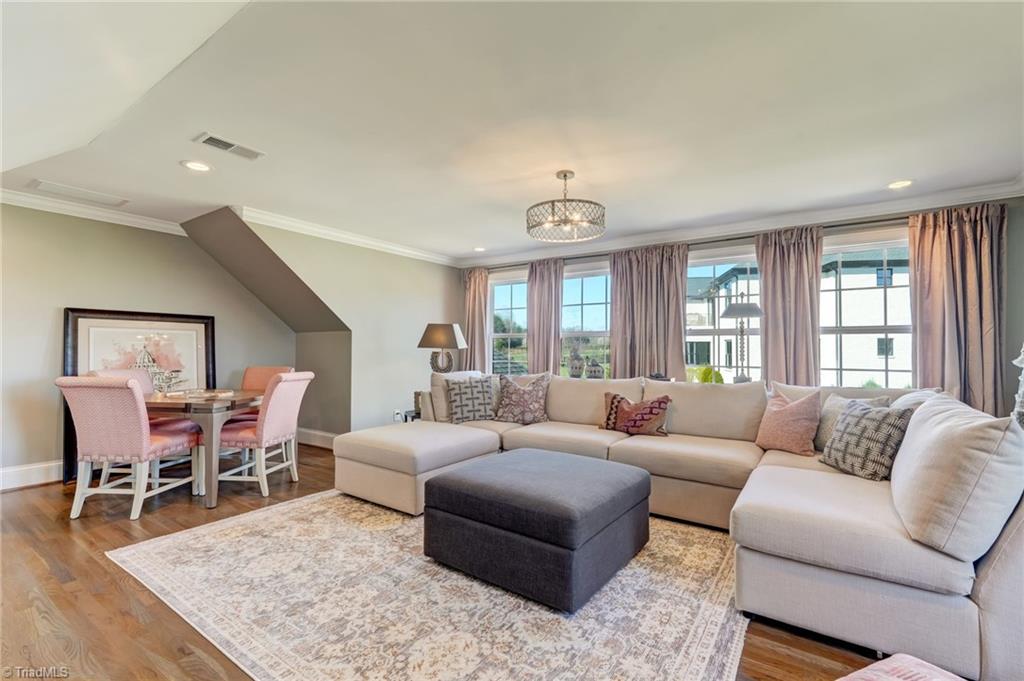 property viewer photo 33