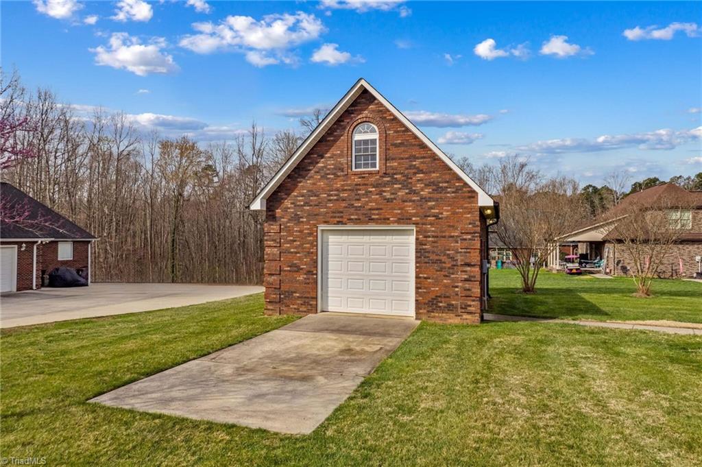 main property photo 41