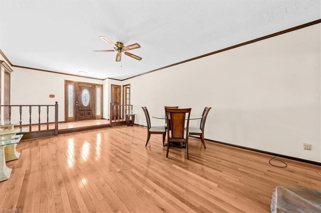 property viewer photo 3